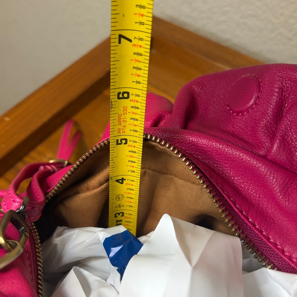 HOBO Darling Fuchsia Leather Women's Bag - Picture 11 of 14
